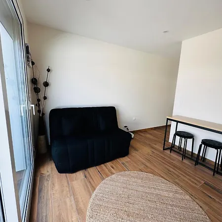 Apartment Avec Terrasse *